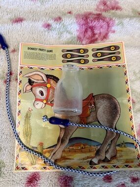 American girl Molly’s birthday set random pieces.